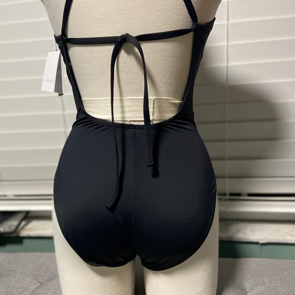 LA BLANCA macrame front halter swimwear - Picture 7 of 15